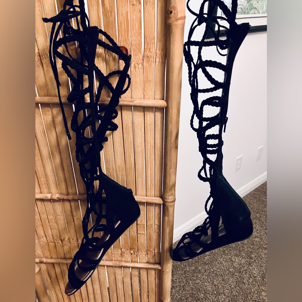 Carlos by Carlos Santana Black Strappy Gladiator Sandals